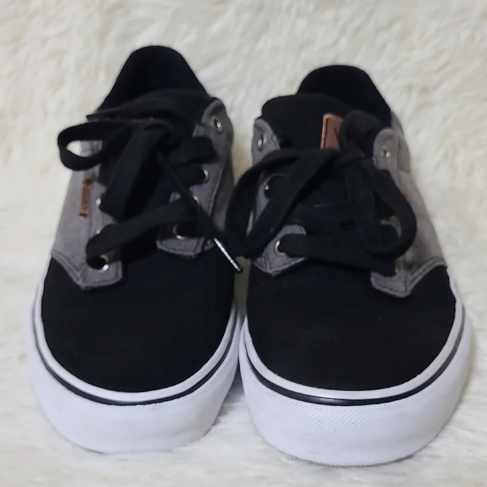 VANS Deluxe‎ Comfort Men's Black and Gray Lace-Up Sneakers - Size 8.5